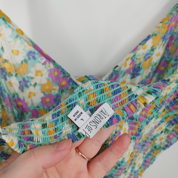 Patrons of Peace | floral print crop - Picture 5 of 7